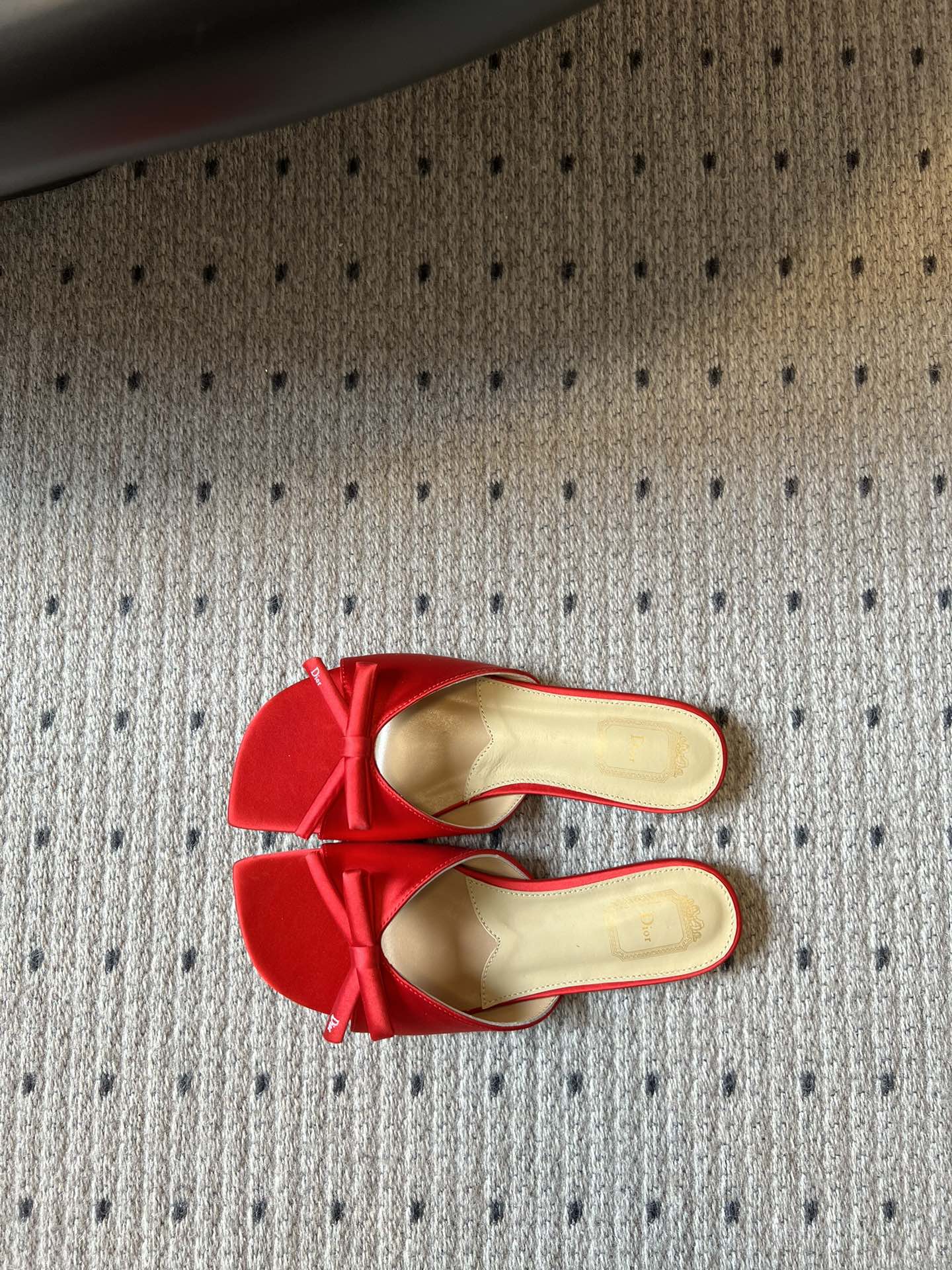 CD 26s Bow Slide Red Satin 820004