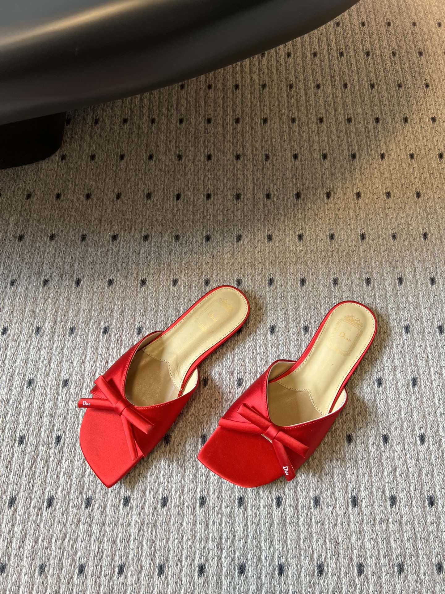 CD 26s Bow Slide Red Satin 820004