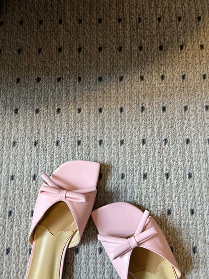 CD 26s Bow Slide Light Pink Satin 820001