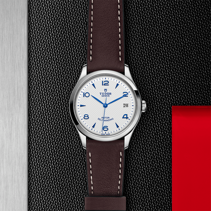 1926 36mm - Opaline on Leather Strap