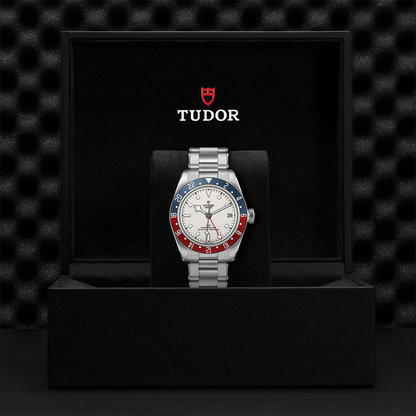 Black Bay GMT 41mm - Opaline on Bracelet