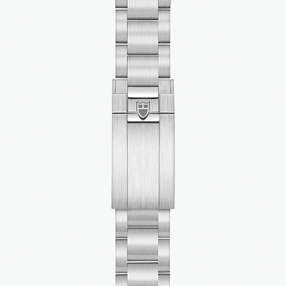 Black Bay 68 43mm - Blue, Black Bezel on Bracelet