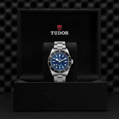 Black Bay 68 43mm - Blue, Black Bezel on Bracelet