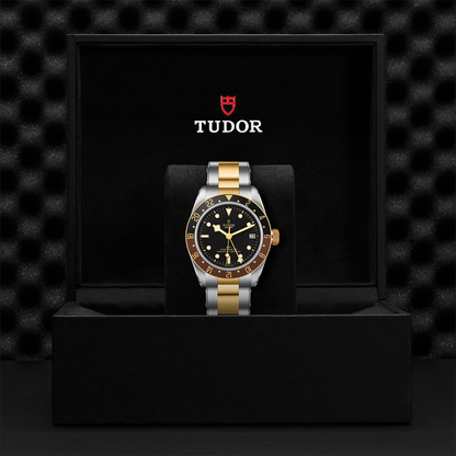 Black Bay GMT S&G 41mm - Black on Bracelet