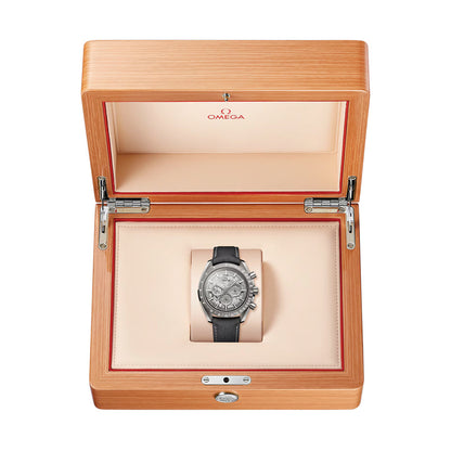 Speedmaster Grey Side of the Moon Grey Ceramic 44.25mm - Grey on Fabric Strap