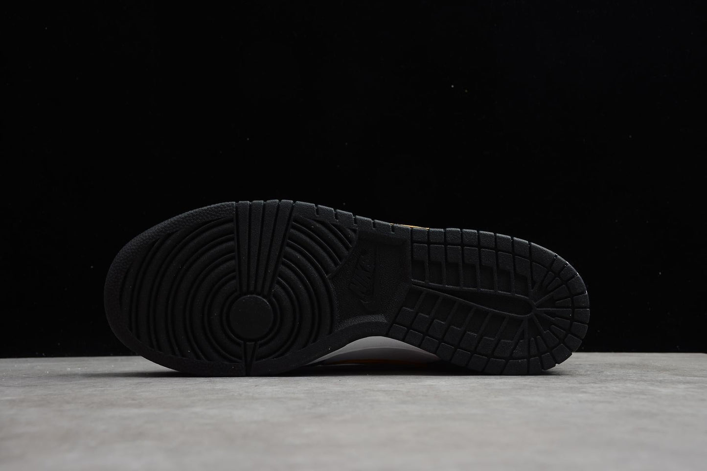Nike x Kasina Dunk Low '80s Bus