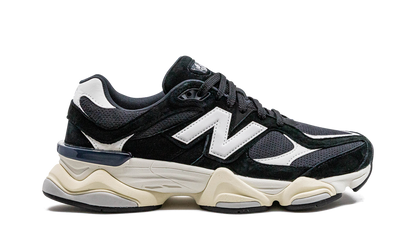 9060 "Black / White" U9060AAA