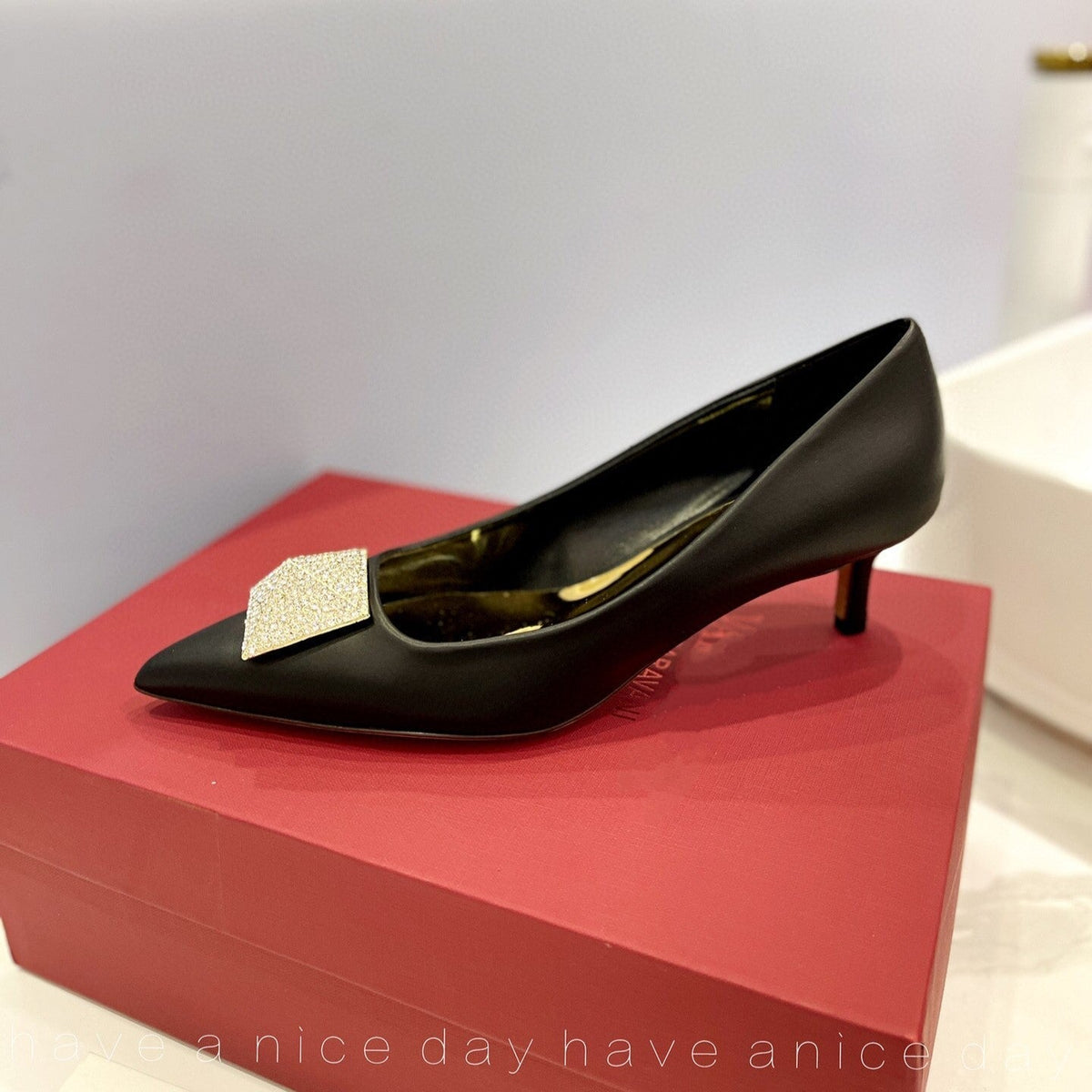 One Stud Diamond Patent Black Leather Pump