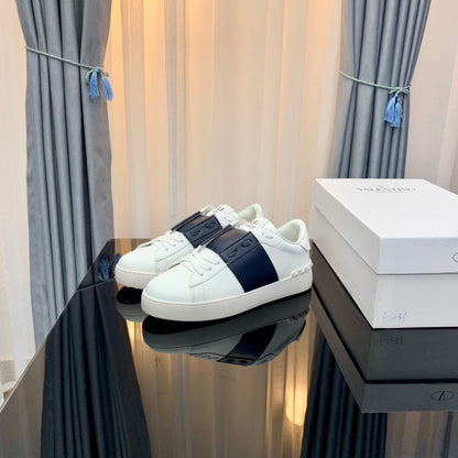Rockstud Sneaker In White Mix Black Calfskin