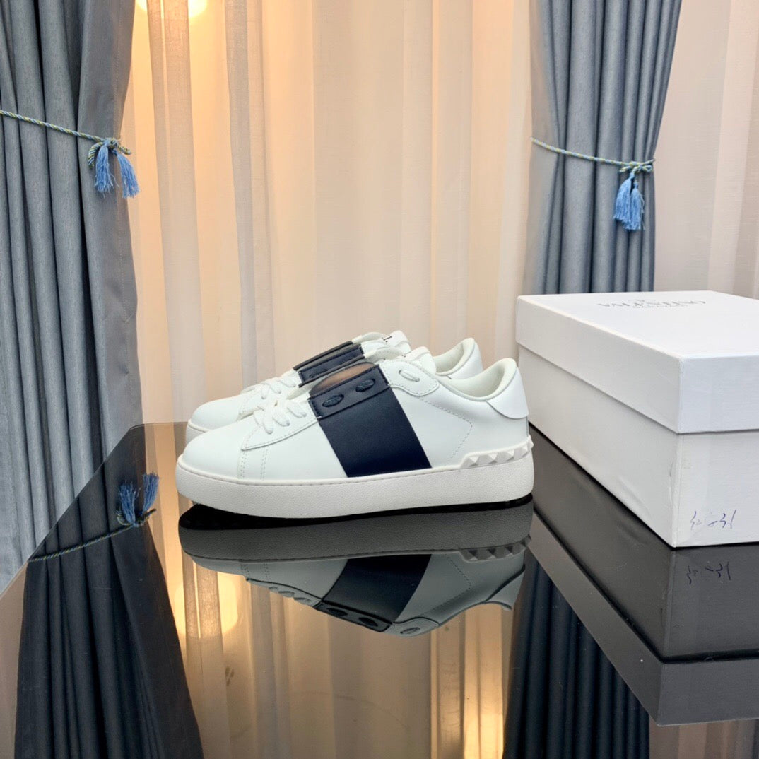Rockstud Sneaker In White Mix Black Calfskin
