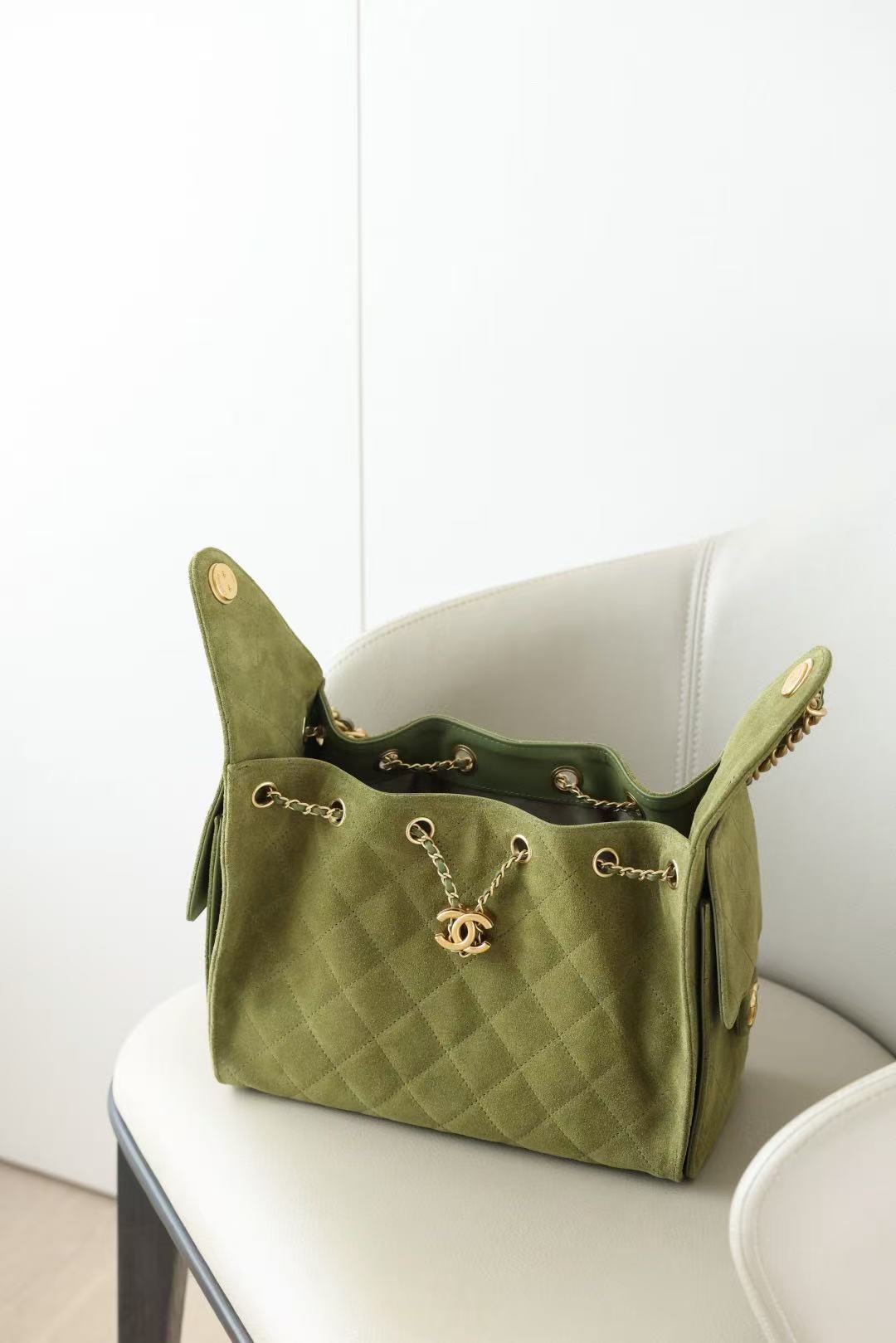 CC 2025 Hobo Bag 30cm Matcha Green Suede