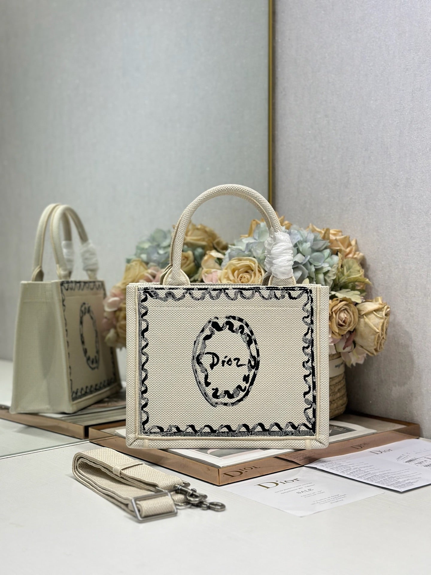 CD Medium Dioriviera Book Tote White Embroidered Canvas 158041