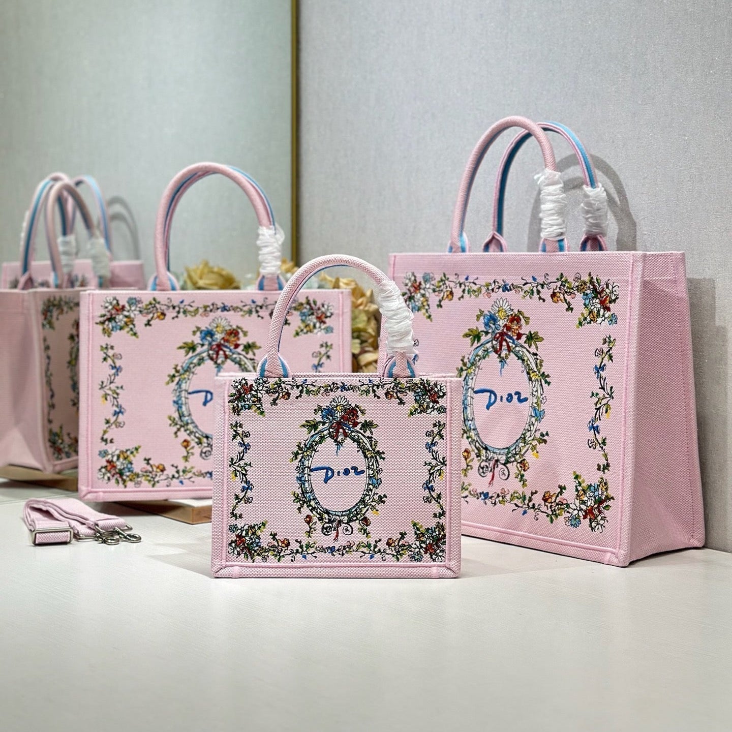 CD Medium Dioriviera Book Tote Pink Embroidered Canvas 158040