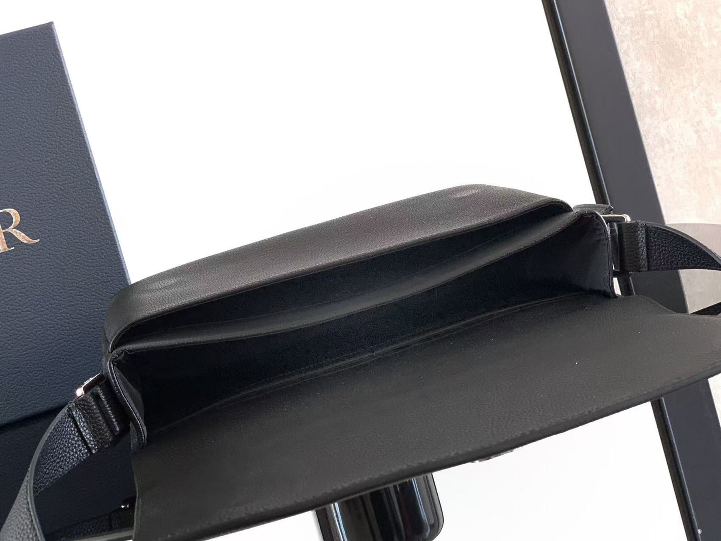 CD  Icon Messenger Bag Black Grain
