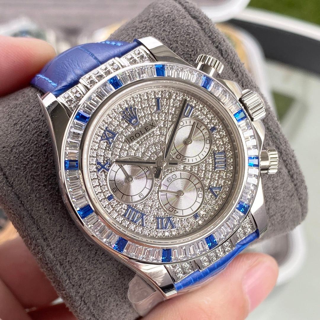 DAYTONA SET WITH 36 BAGUETTE-CUT DIAMONDS