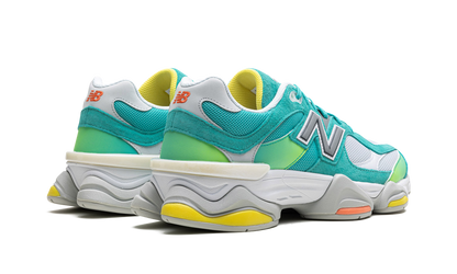 9060 "Cyan Burst" U9060DBT