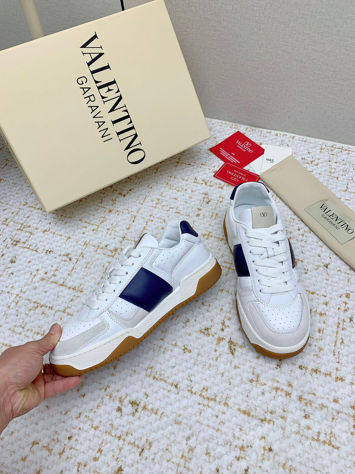 VT 25 Low Top Garavani Sneaker White Blue Cowhide 331677
