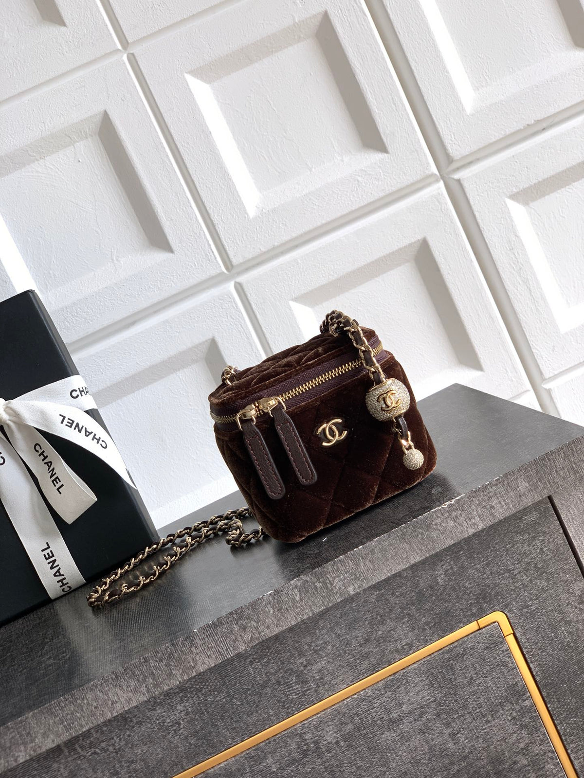 Chane 2026 Vanity Case 11cm Velvet