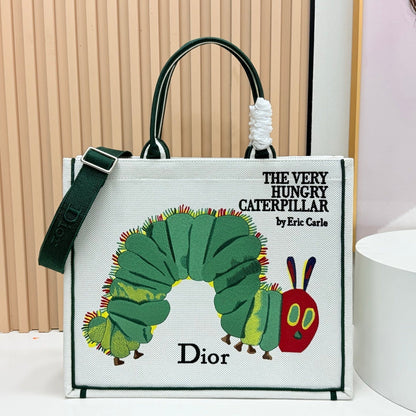 CD Book Tote with "The Very Hungry Caterpillar" White Green in Embroidery 155382