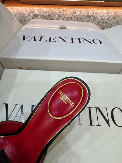 VT 26s Slide Sandals 105 Black Red Cowhide 709642