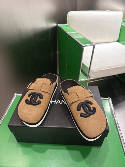 CC Logo Slip-On Mules Brown Suede 960362