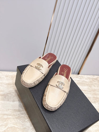 CC 26s Ruffled Mules Cream Glossy Sheepskin 992381