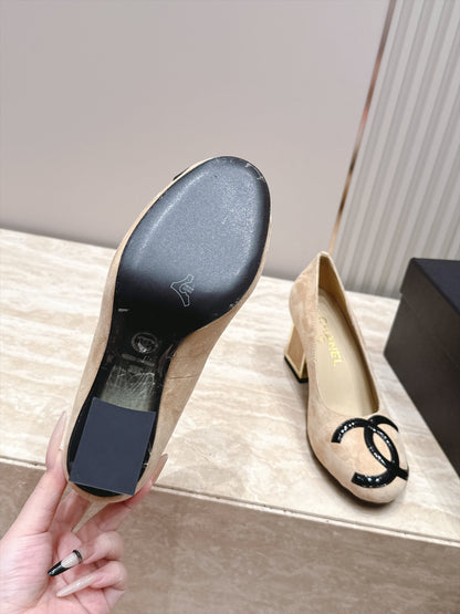 CC 26s Block Heel Pumps 6cm Beige Suede 121623