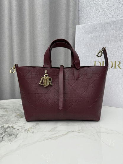 Dior 2026 Toujours Handbag Grained Calfskin