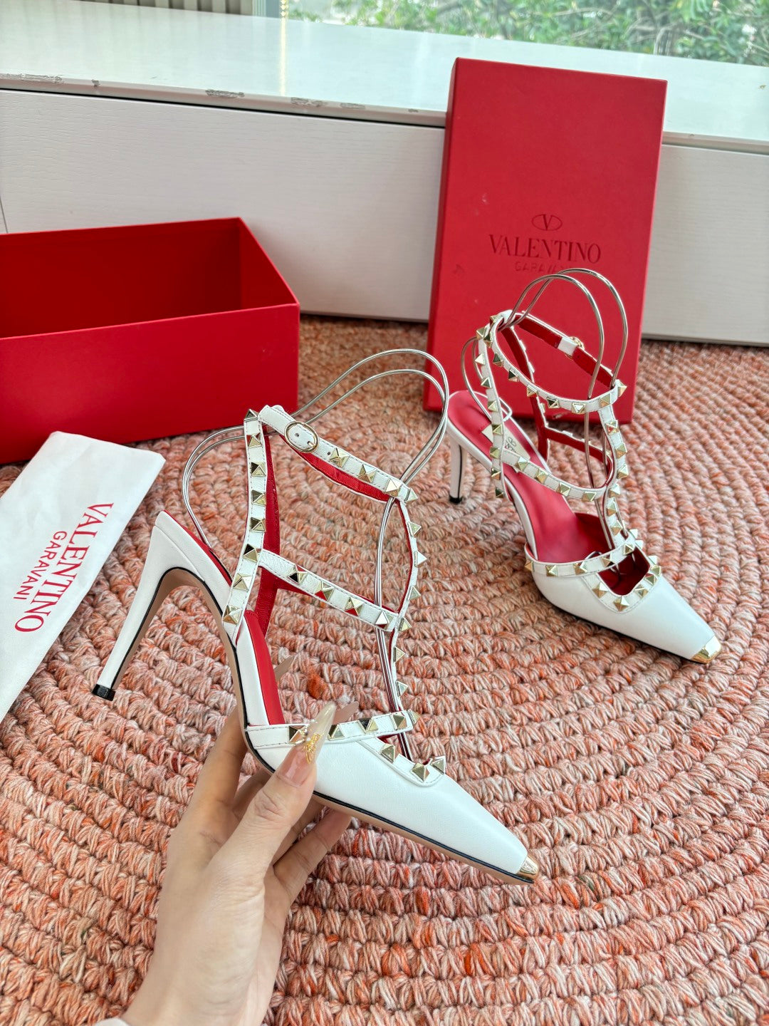Valentino Rockstud Kidskin Pump 100mm White Sheepskin 702224