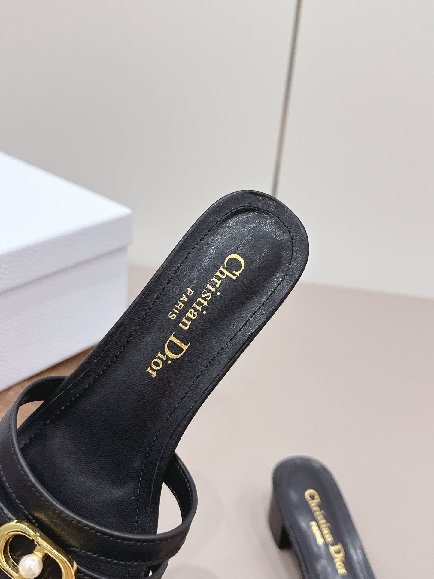 CD 26s 30M Sandal 4.5cm Black Calfskin 738219