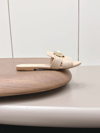 CD 30 Montaigne Slide Beige Calfskin 738231
