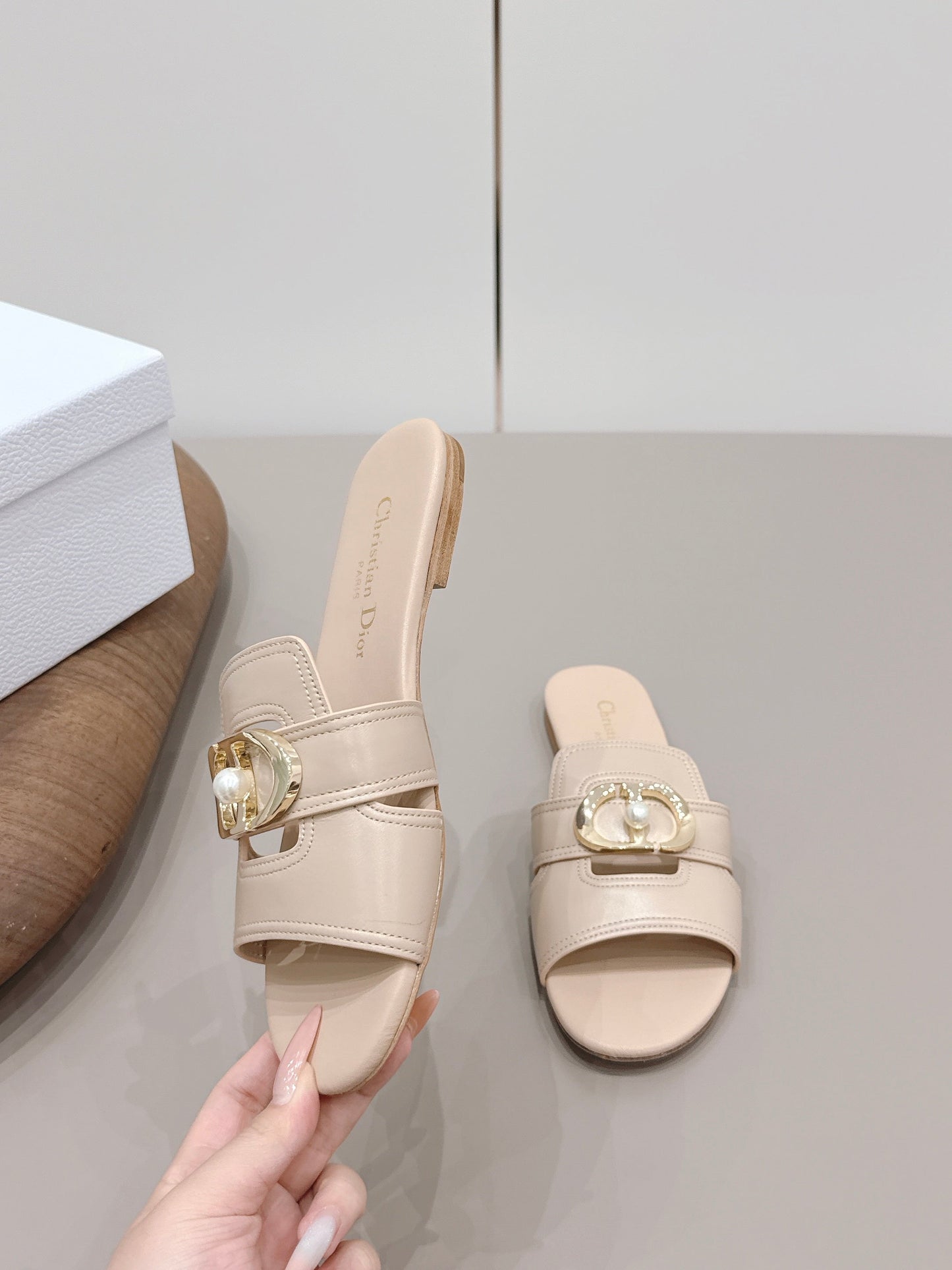CD 30 Montaigne Slide Beige Calfskin 738231