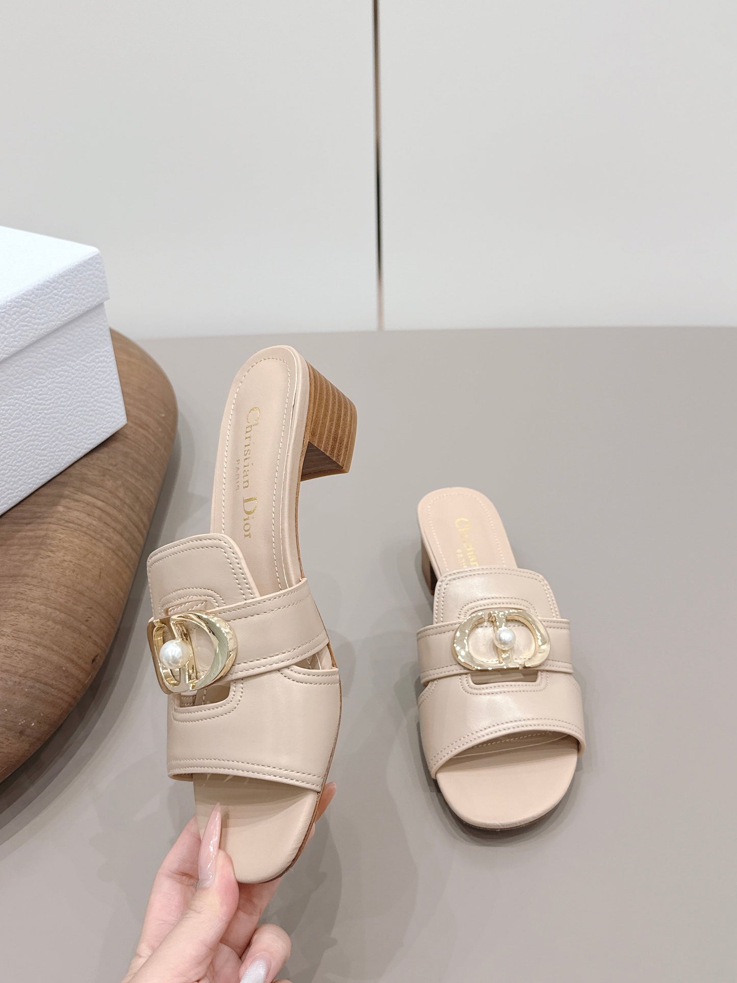 CD 30 Montaigne Sandal 4.5cm Beige Calfskin 738227