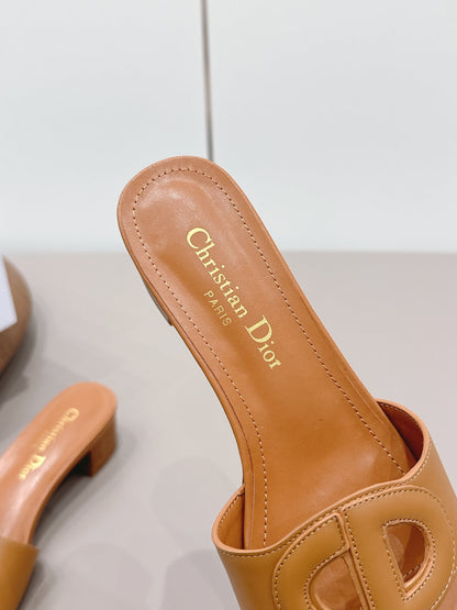 CD 26s Round-Toe Sandals 4.5cm Tan Calfskin 738234