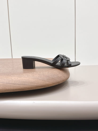CD 26s D-Club Sandal 4.5cm Black Calfskin 738241
