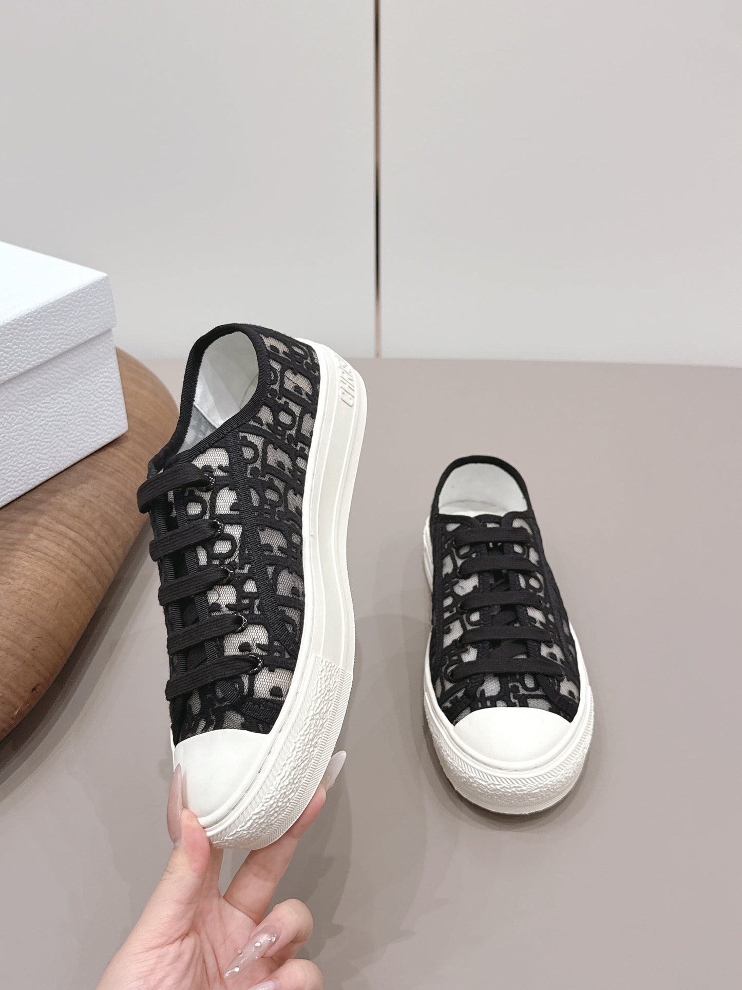 CD Walk'n'Dior Sneaker White Black Cotton Mesh 739318
