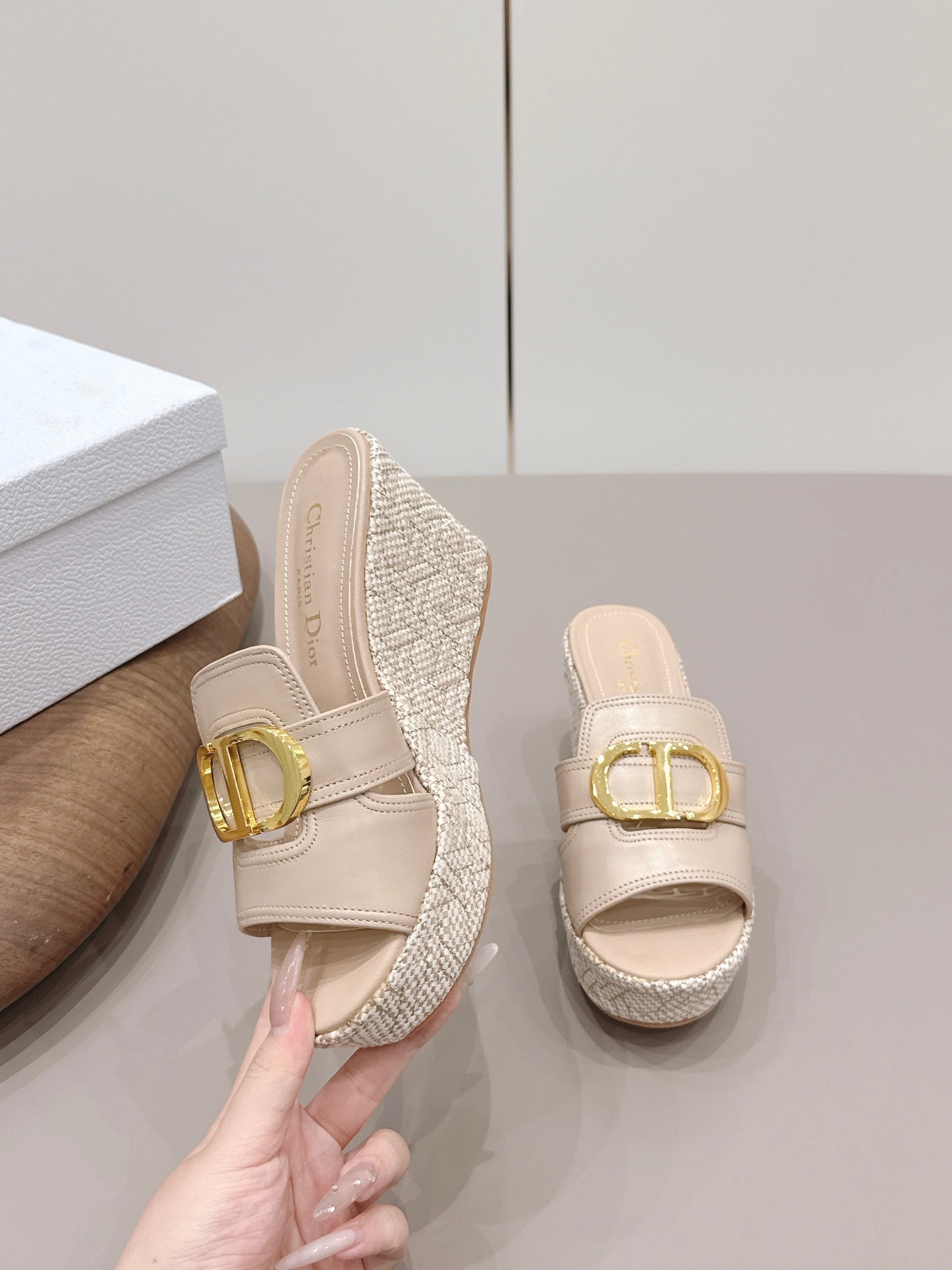CD 30 Montaigne Wedge Slides 8cm Light Beige Calfskin 738319