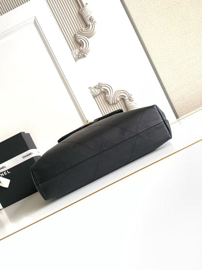 CC 2025 Bag 28cm Black Gold Calfskin