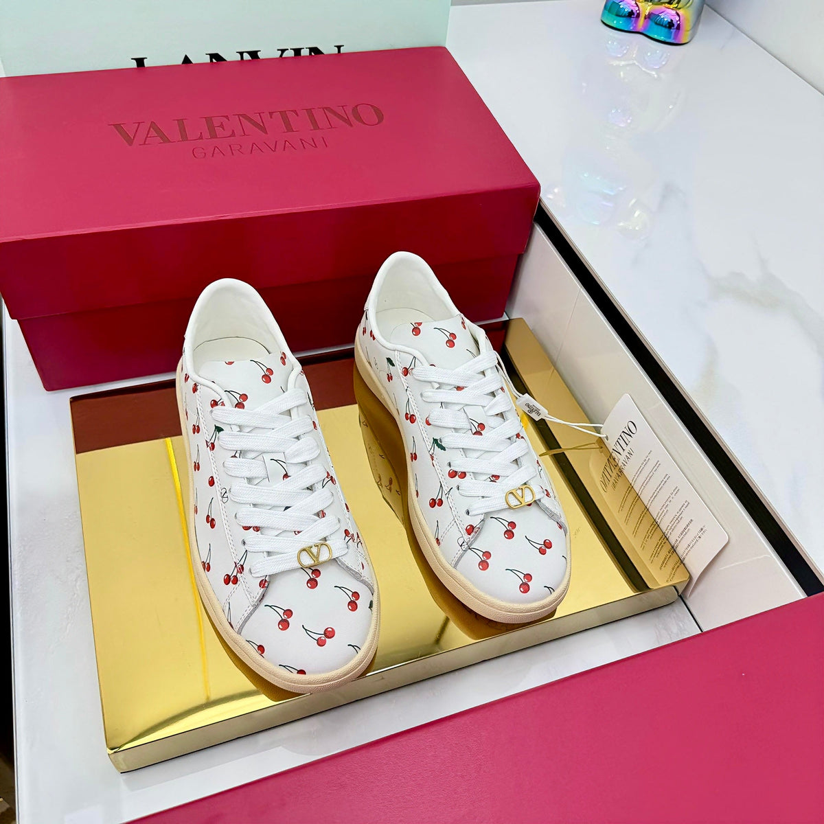 VT 25 Royco Sneaker Cherry White Cowhide 331397