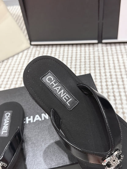 CC 26s Thong Sandals Black Suede Sheepskin 632352
