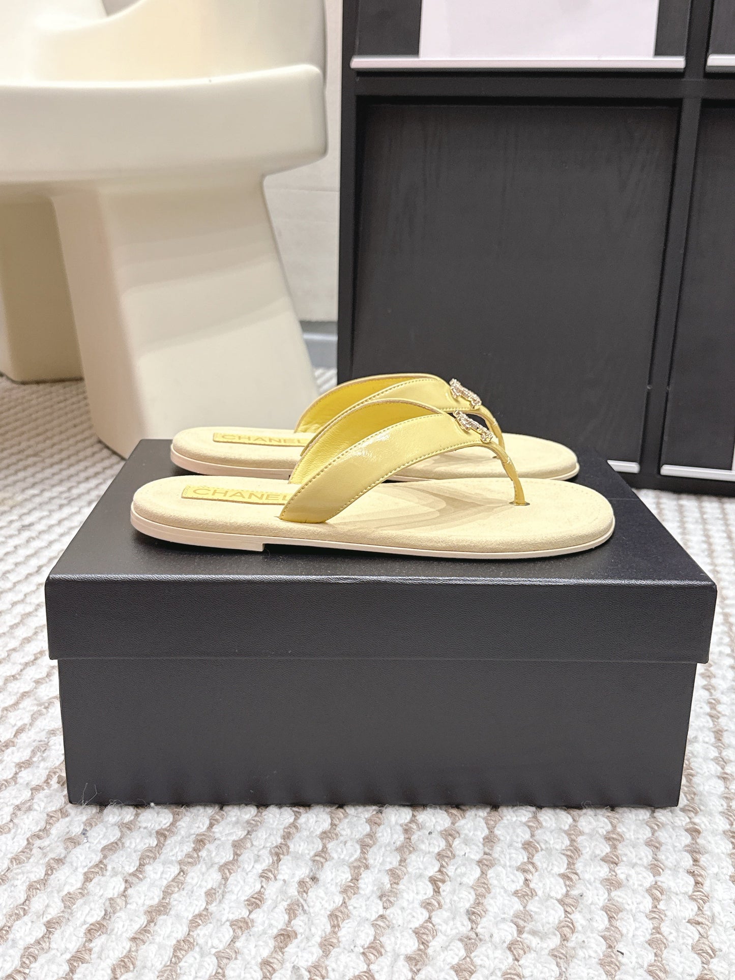 CC 26s Thong Sandals Yellow Suede Sheepskin 632354