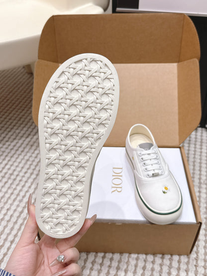 CD Saltwind Sneakers White Chrysanthemum Embroidery Canvas 632437