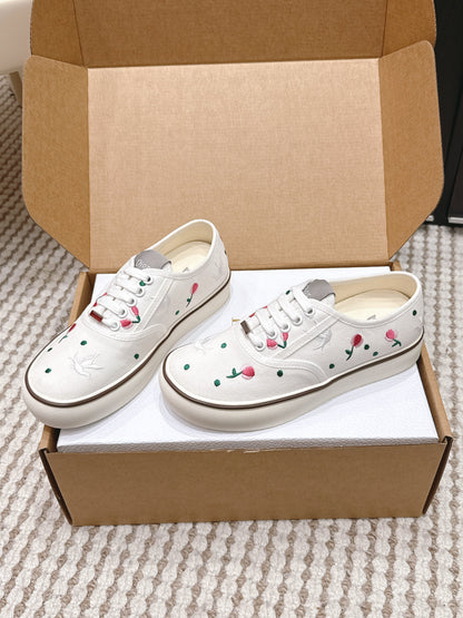 CD Saltwind Sneakers White Dove & Rose Embroidery Canvas 632440