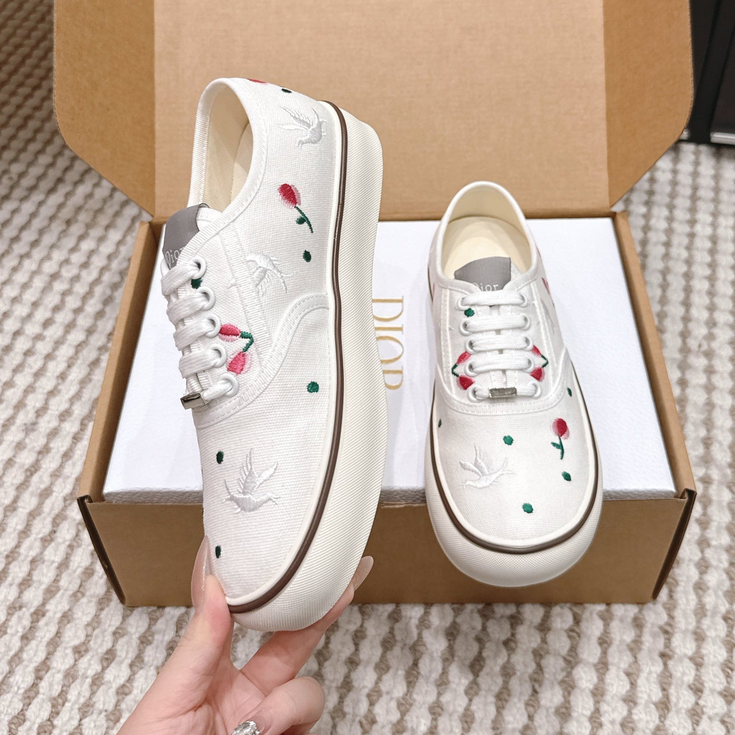 CD Saltwind Sneakers White Dove & Rose Embroidery Canvas 632440