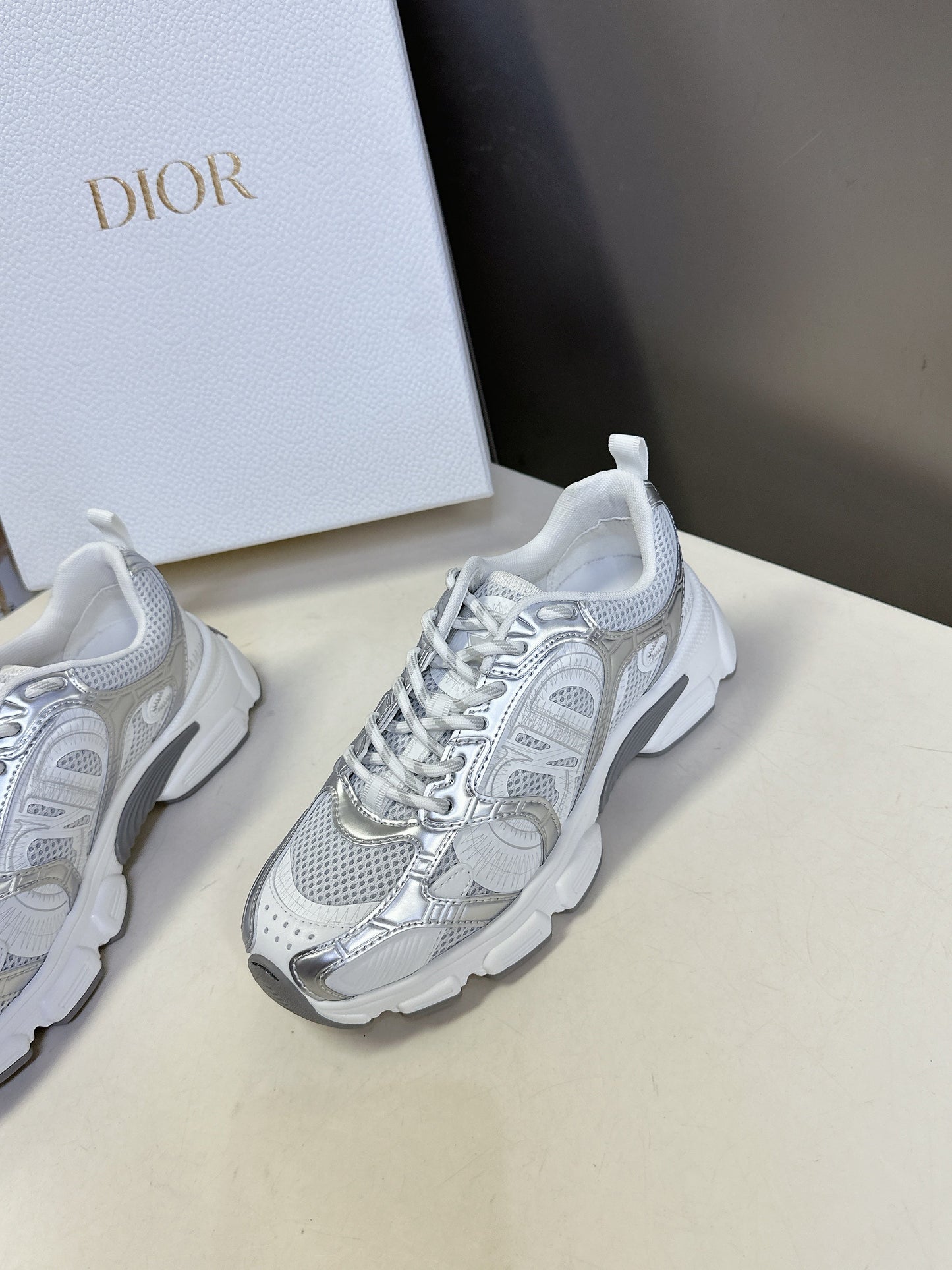 CD 25 Sneaker White Sliver 307167