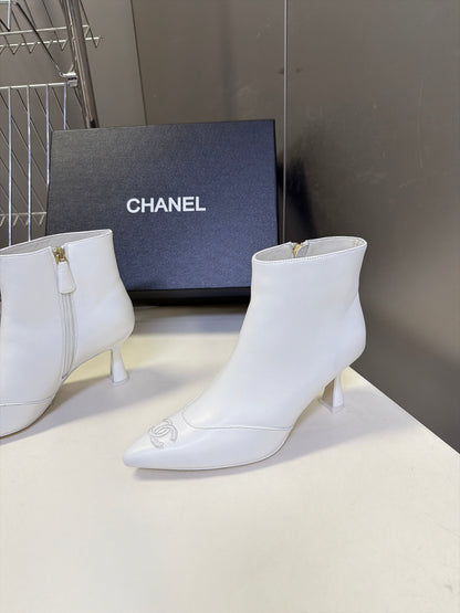 CC 26S Pointed Ankle Boots 5cm White Smooth Leather 113932