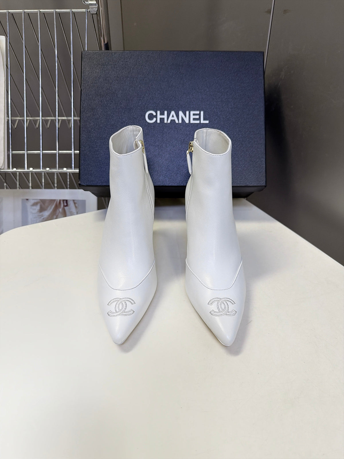 CC 26S Pointed Ankle Boots 5cm White Smooth Leather 113932