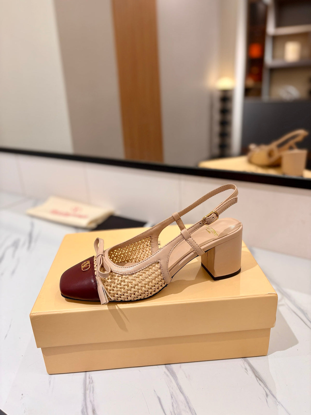 VT 26s Valet Du Roi Slingback 6cm Beige Burgundy Raffia Leather 985450
