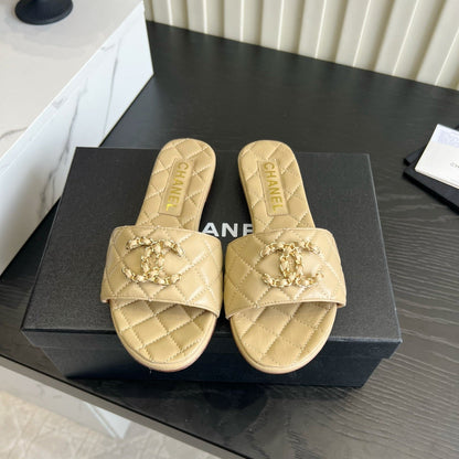 CC 26s Flat Sandals Beige Quited Leather 906219