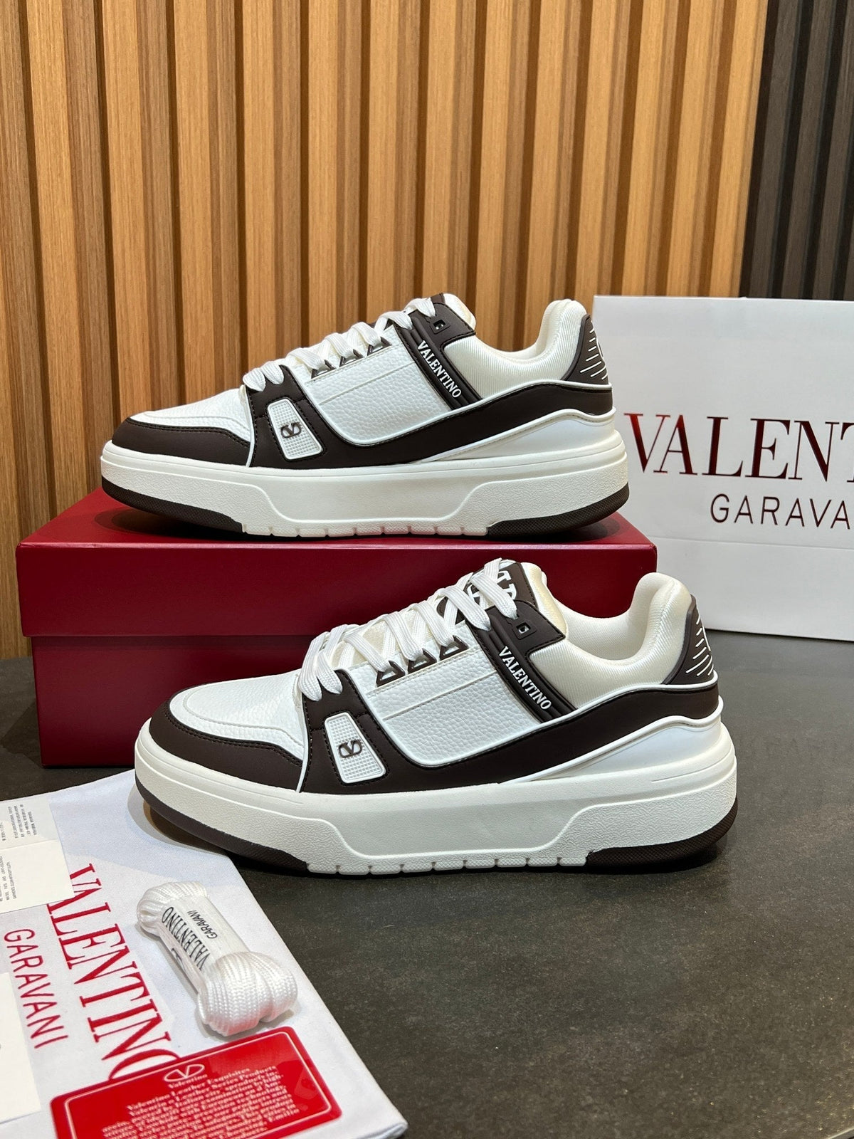 VT 25S Couple Sneakers White Chocolate Calfskin 563115